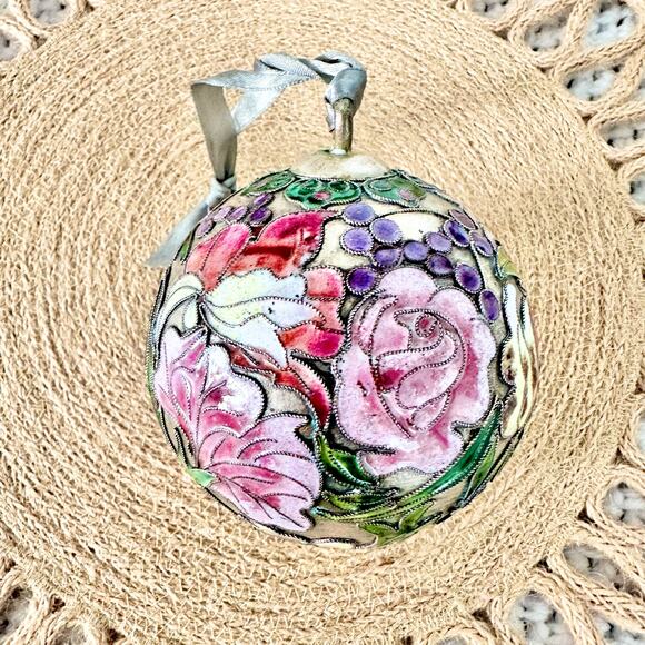 Vintage Cloisonne Hand Painted Silver Metal Pewter Floral Enamel Round Ornament - Picture 6 of 7